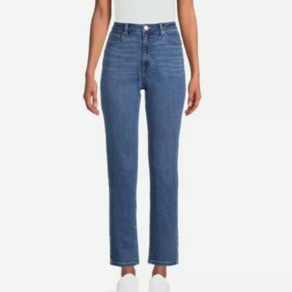 No Boundaries Junior Straight  Medium Wash High Rise Mom Jeans size 11 NWOT